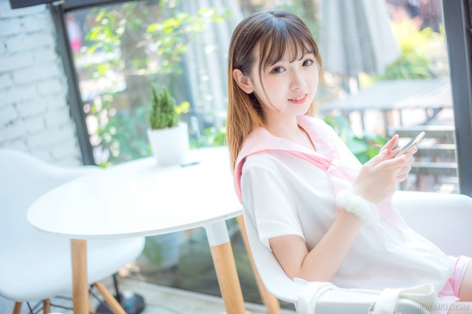 “对了，江东最近可有消息传来？”诸葛亮想了想，抬头看向马良。